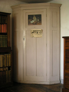 Image of cupboard 