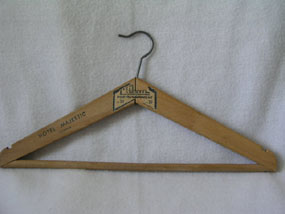 Image of coat hanger 