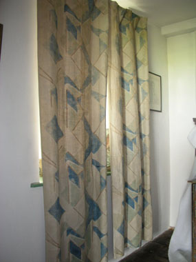 Image of curtain 